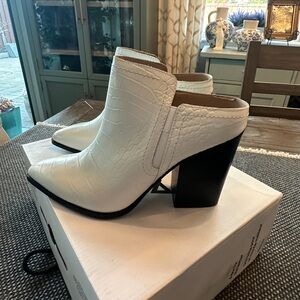 Aldo White Croc-Embossed Block Heel Mules